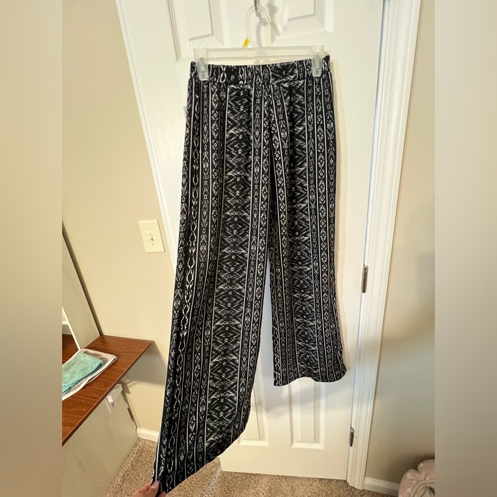 Elan Black and White Geometric Wide Leg Pants